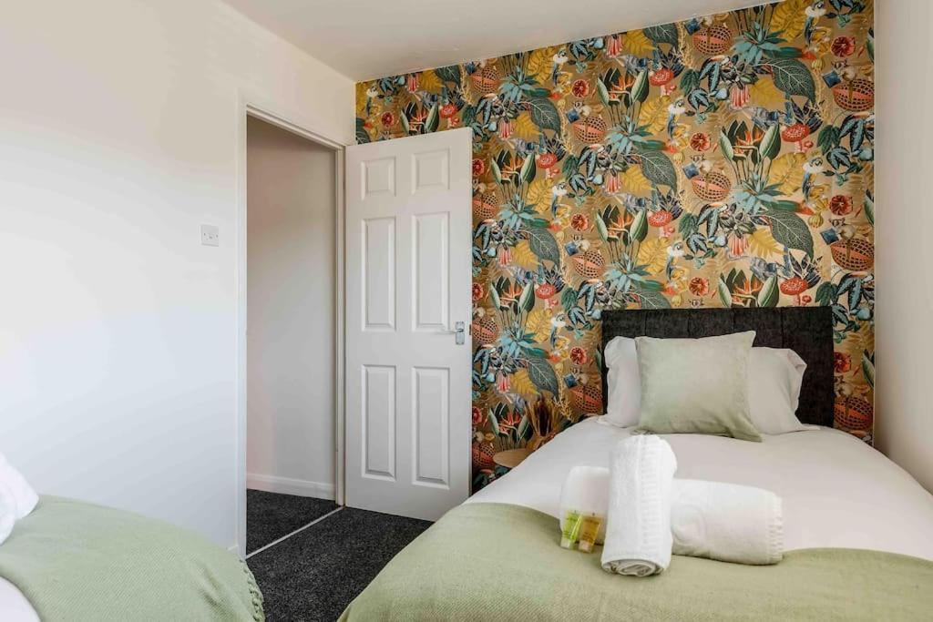2 Bedroom House-driveway - Hospital - Long Discounts - Lima Ltd Apartment